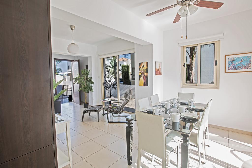 Palm Villa 17 Protaras Oda fotoğraf